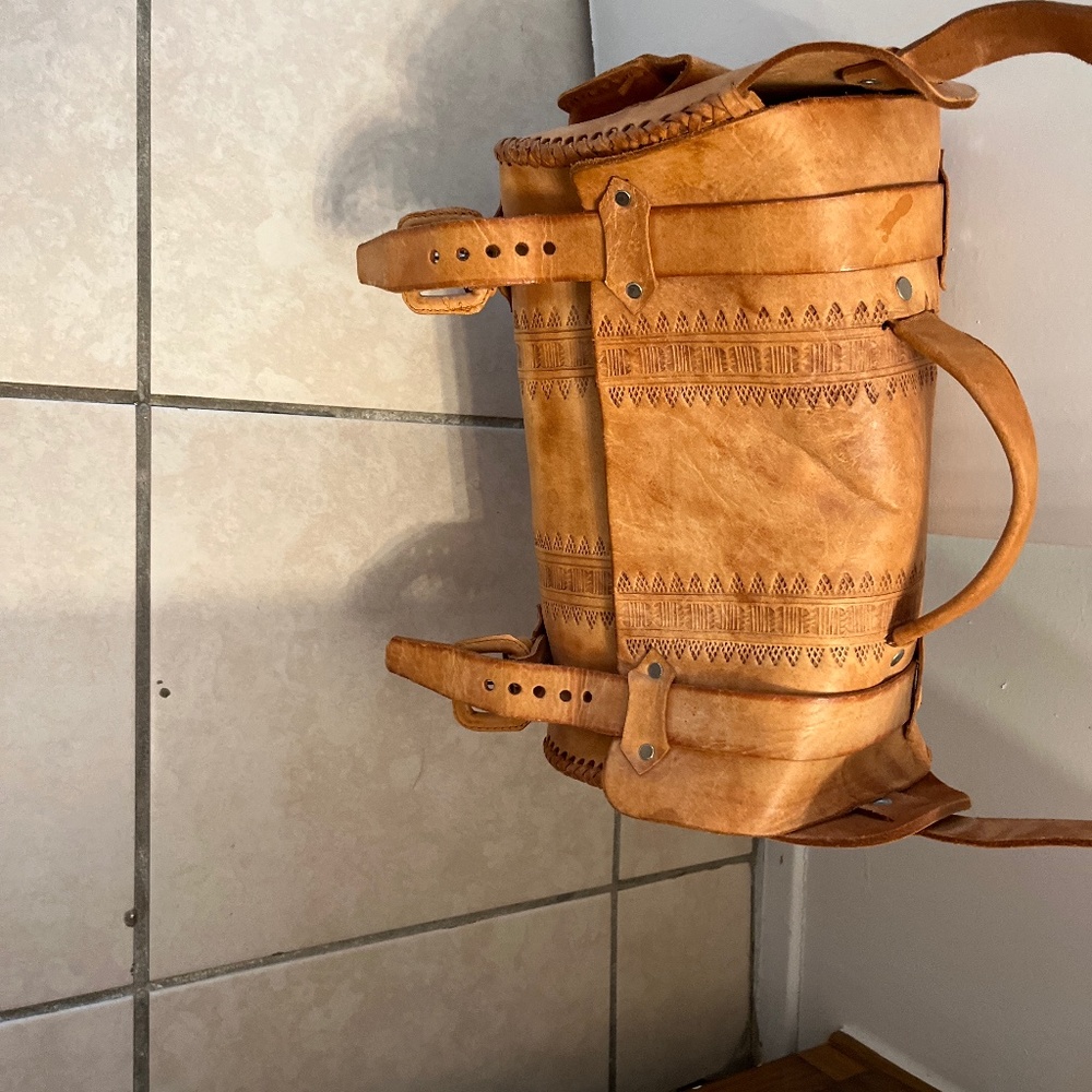 Hand crafted genuine leather purse